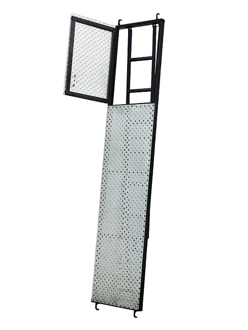 Настил перфорированный оцинкованный с люком и лестницей для строительных лесов 0,63х2,0 м фото 1